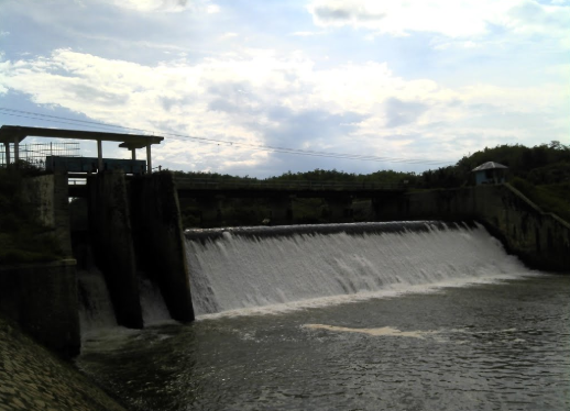 Dam Tapus Tanah Tumbuh